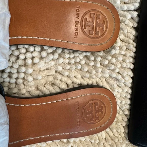 Tory Burch Tan Sandals and wristlet - Picture 2 of 7